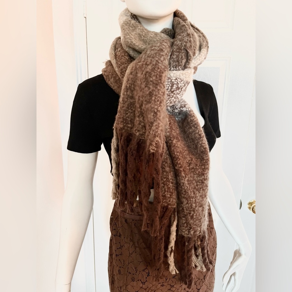 PIECES Women's Multi Tone Plaid Knit Scarf Brown/Beige/Oatmeal - Picture 4 of 8